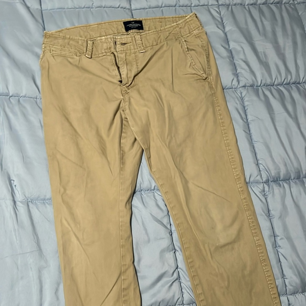 American Eagle Khaki pants MENS (30)